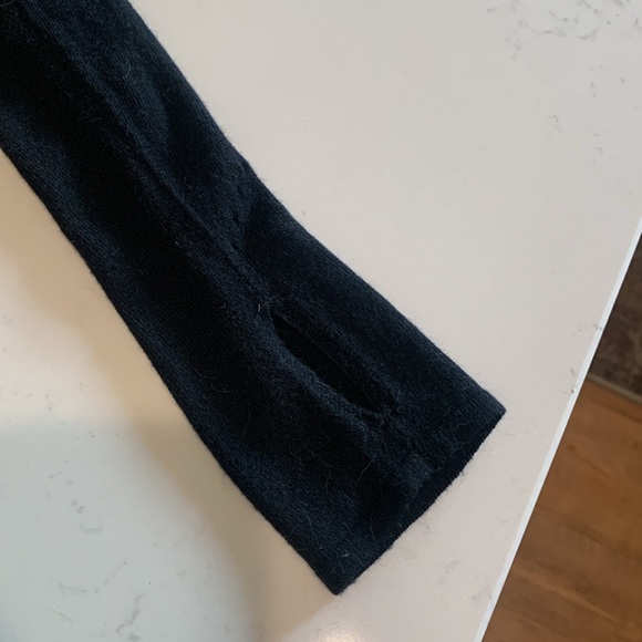 Black light weight lululemon sweater - Picture 4 of 5